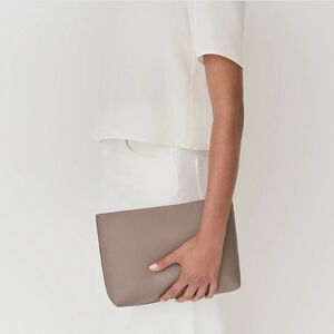 Cuyana Small Zipper Pouch